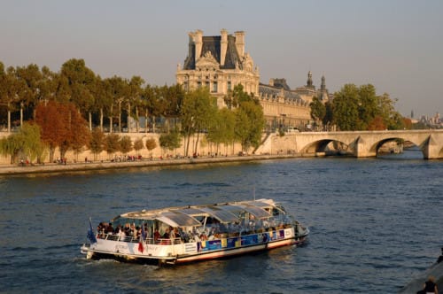 Un viaje en barco por París en el Batobus